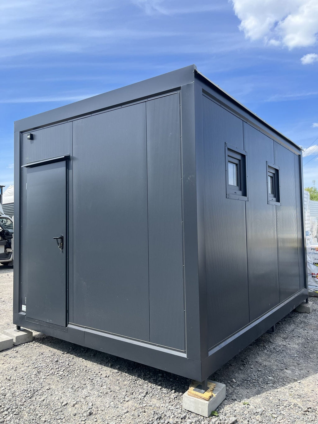 ontenedor sanitario-2 urinarios-2 inodoros-2 lavabos-ducha con caldera (4x3x2,9m)