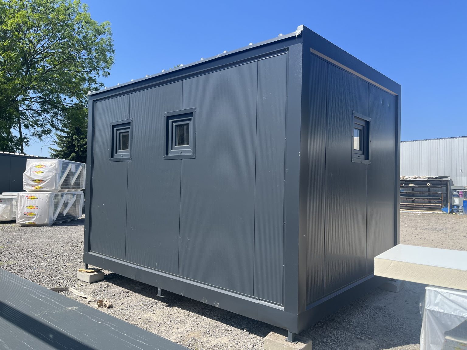 ontenedor sanitario-2 urinarios-2 inodoros-2 lavabos-ducha con caldera (4x3x2,9m)