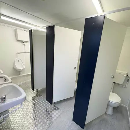 Bloque de sanitarios 3 + 1 4,8 x 2,7 m