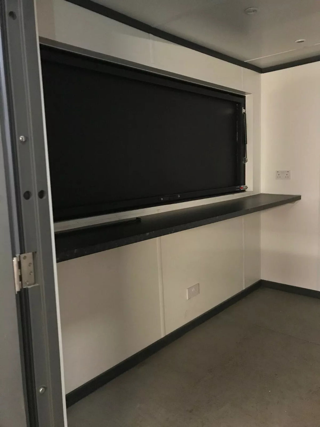 Contenedores Outlet Shipping 10ft x 8ft Cladded Food/Drink