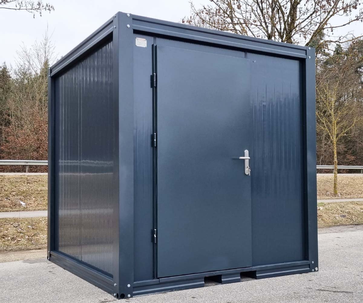 Contenedor sanitario accesible para personas con discapacidad, con rampa y agua caliente